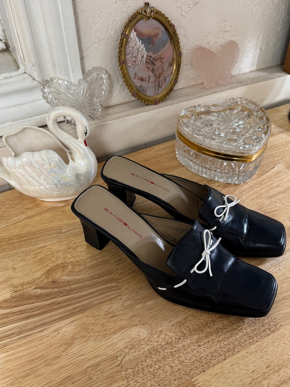 Bandolino Y2K Kitten Heel Mules Size 8.5 | Navy Square Toe Bow Slides Pumps - Picture 3 of 12